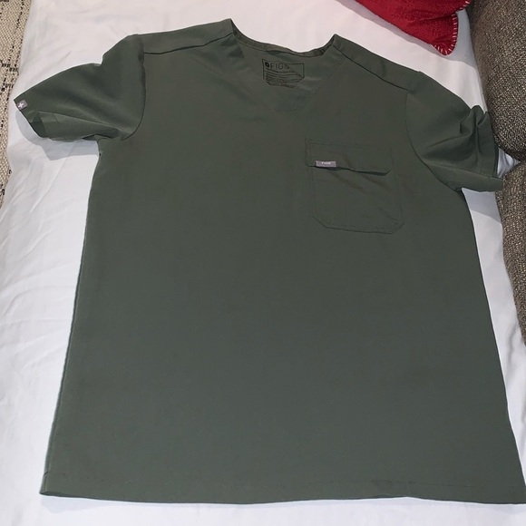 Gently Loved Relaxed Catarina One-Pocket Scrub Top™ by Figs - Picture 1 of 7
